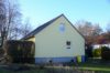Einfamilienhaus in Dummerstorf sucht neue Eigentümer mit frischen Ideen - Giebelseite Garten